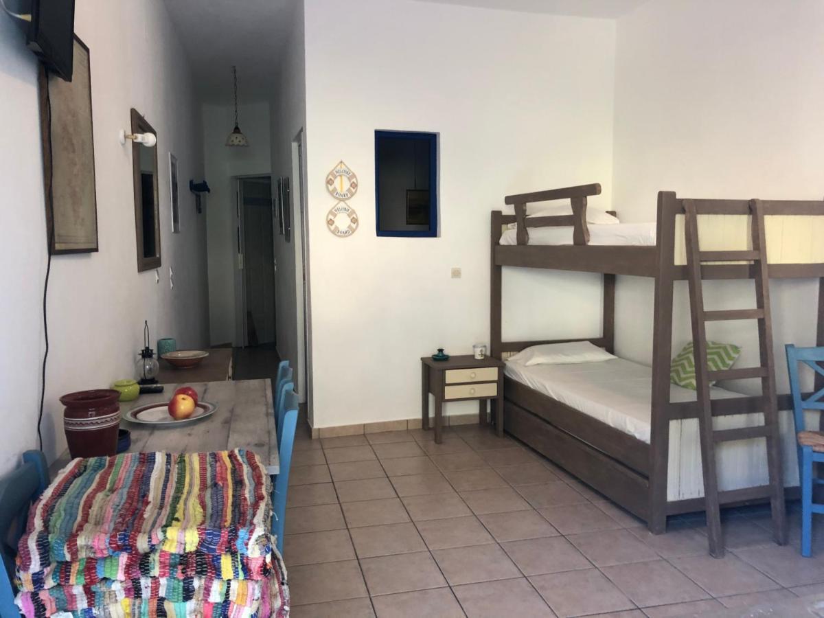 Villa Costa Studios Вати Екстериор снимка