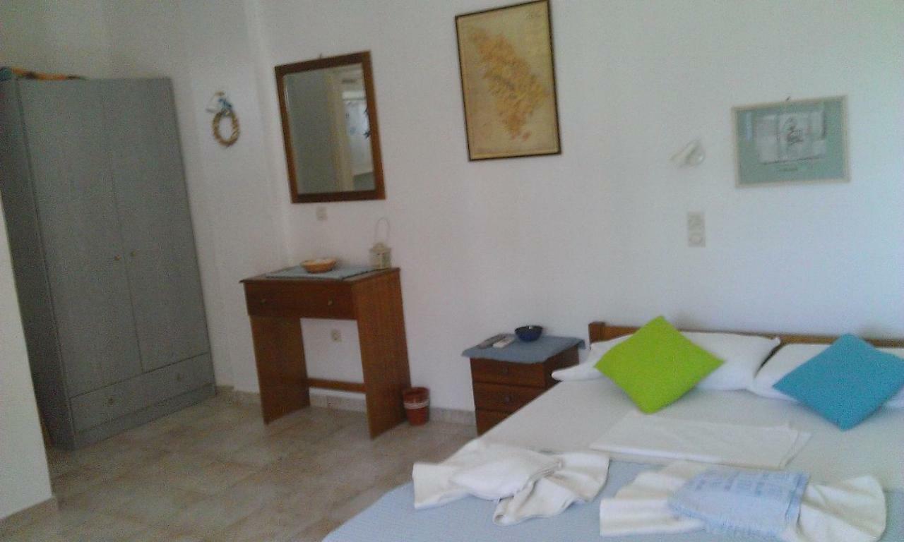 Villa Costa Studios Вати Екстериор снимка