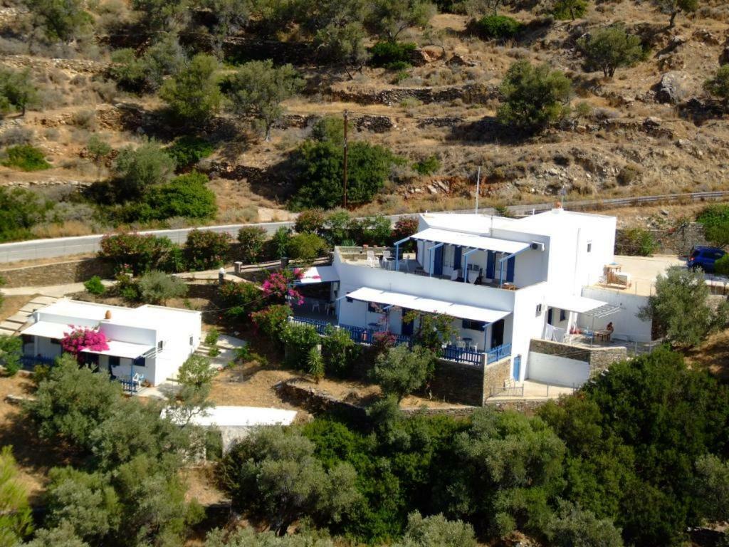 Villa Costa Studios Вати Екстериор снимка