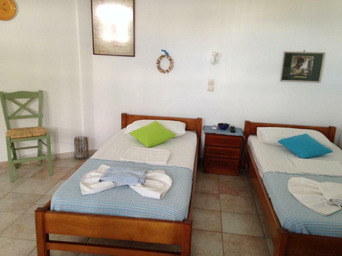 Villa Costa Studios Вати Екстериор снимка