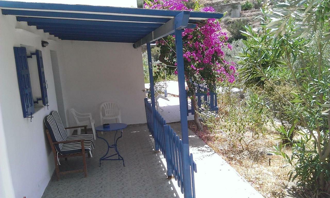 Villa Costa Studios Вати Екстериор снимка