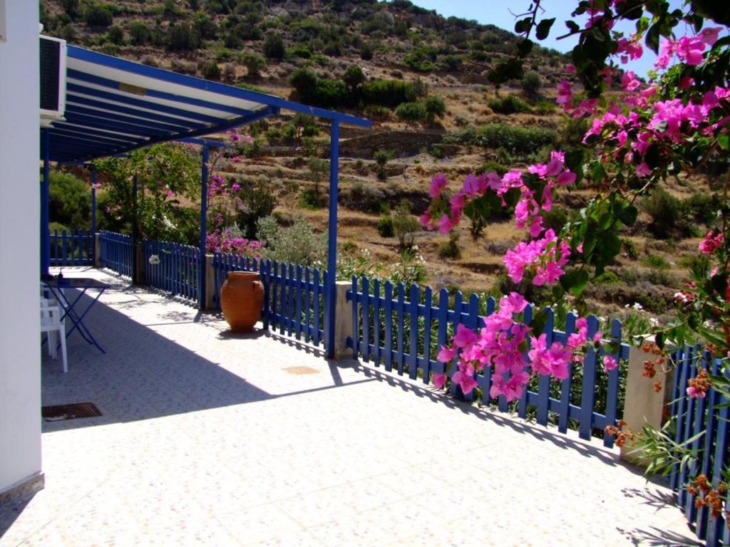 Villa Costa Studios Вати Екстериор снимка