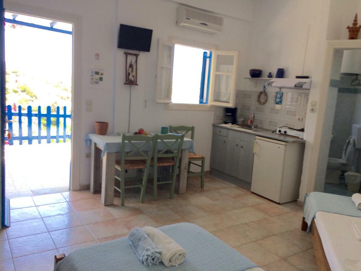 Villa Costa Studios Вати Екстериор снимка